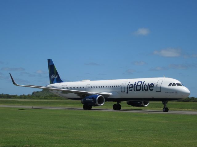 Airbus A321 (N950JT)