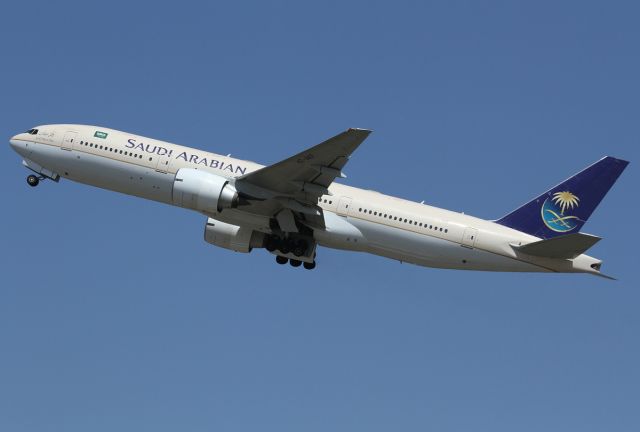 Boeing 777-200 (HZ-AKF)