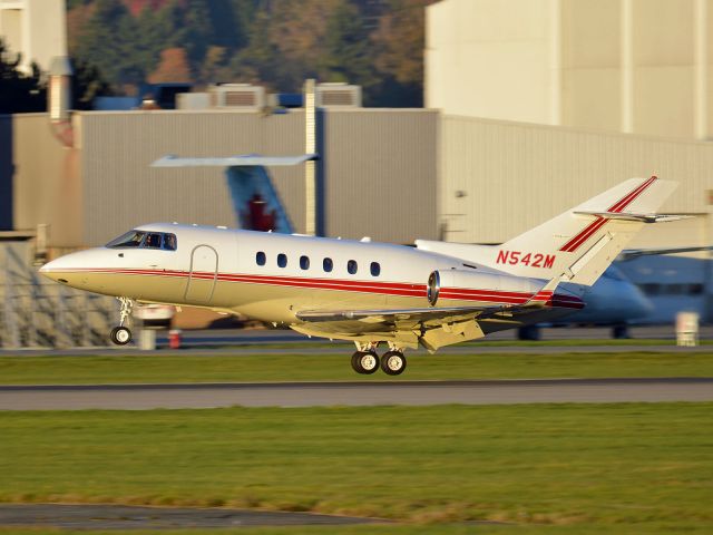 Hawker 800 (N542M)