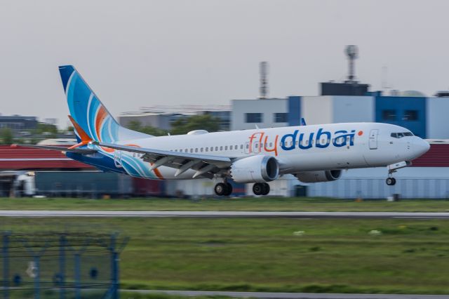 Boeing 737 MAX 8 (A6-FMH)