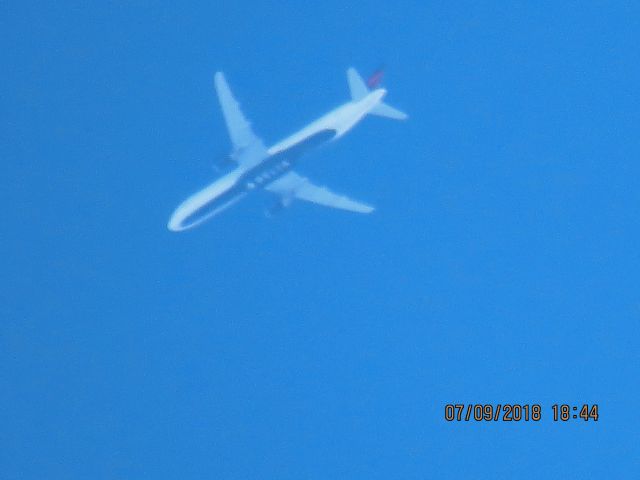 Airbus A321 (N352DN)
