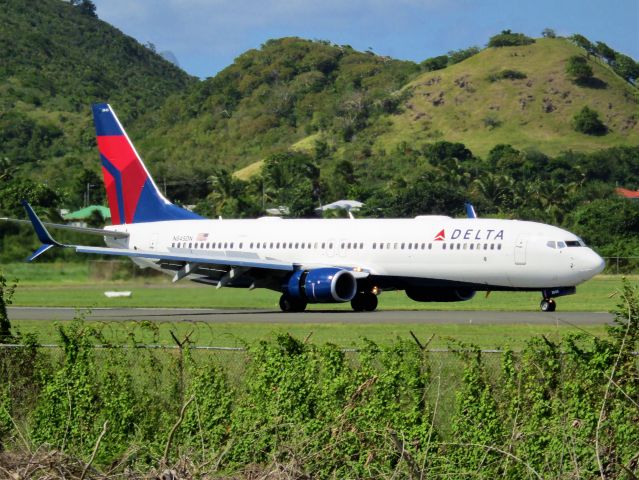 Boeing 737-900 (N845DN)
