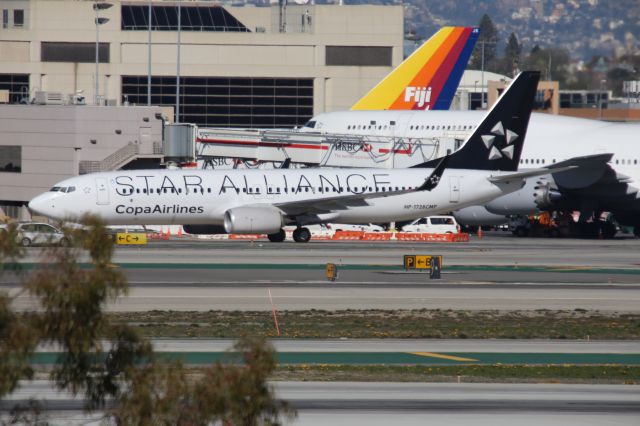 Boeing 737-800 (HP-1728CMP)