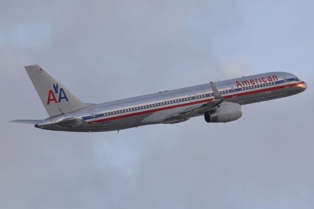 Boeing 757-200 (N658AA)