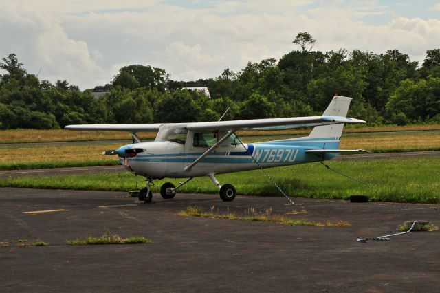 Cessna Commuter (N7697U) - Just observing.