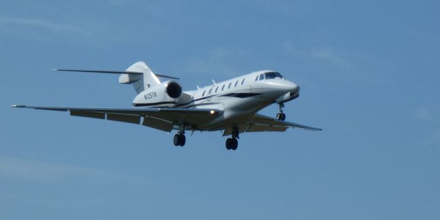 Cessna Citation X (N125TH) - On short final is this 2002 Cessna Citation 750 in the Summer of 2022.