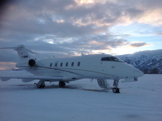 Bombardier Challenger 300 (C-GWWW) - Jackson Hole