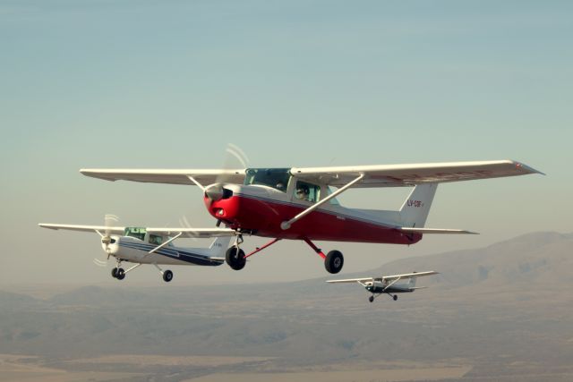 Cessna 152 (LV-CGF)