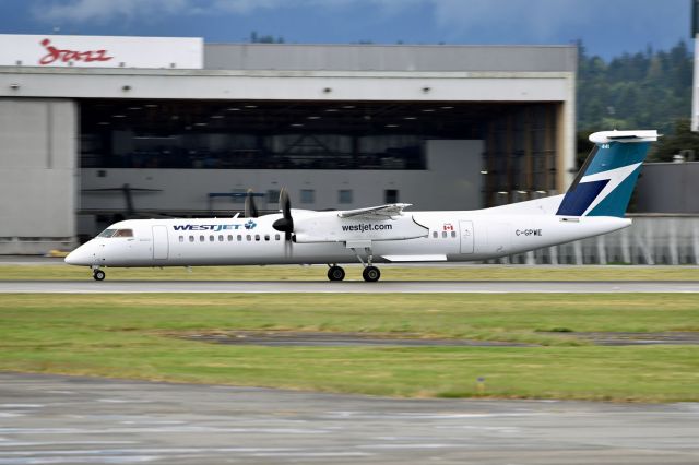 de Havilland Dash 8-400 (C-GPWE)