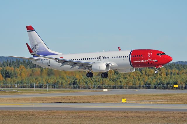 Boeing 737-800 (LN-DYH)