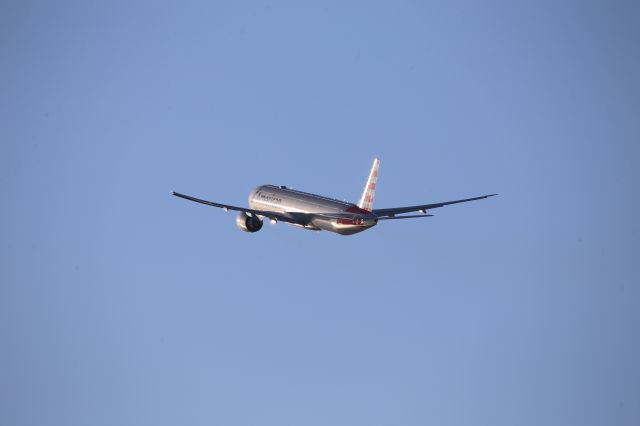 BOEING 777-300ER (N736AT)