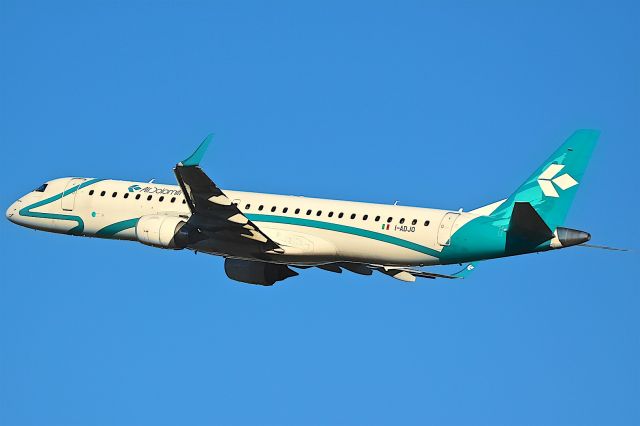 Embraer 170/175 (I-ADJO)