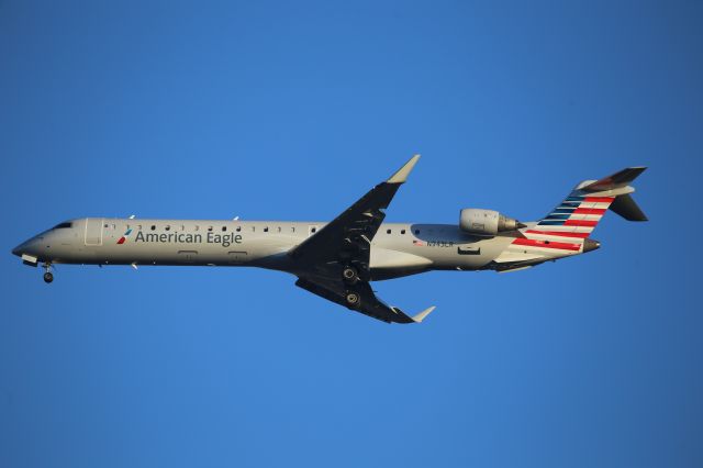 Canadair Regional Jet CRJ-900 (N943LR)