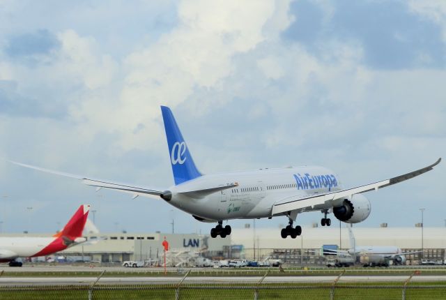 Boeing 787-8 (EC-MIG)