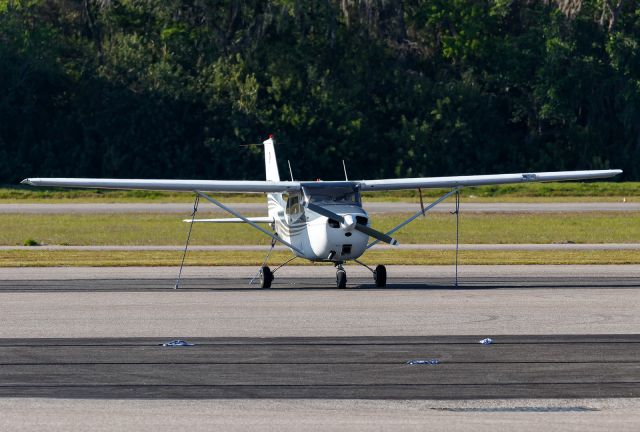 Cessna Skyhawk (N8213L)