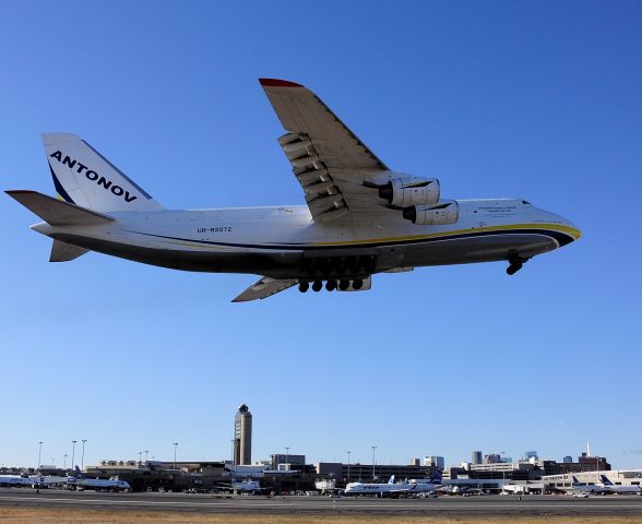 Antonov An-124 Ruslan (UR-82072) - 33L take off 