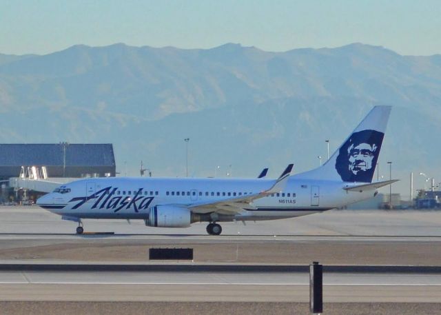 Boeing 737-700 (N611AS)
