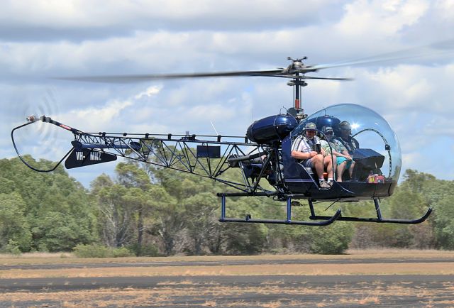 Bell UH-13H (VH-MNZ) - Joyflights at the annual flyin in 2015