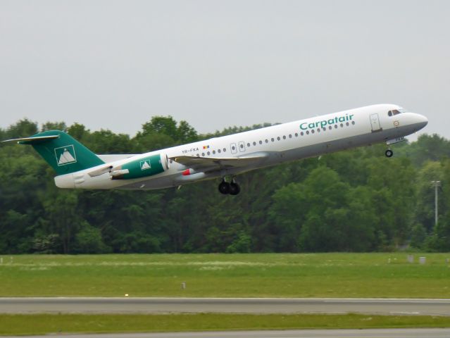 Fokker 100 (YR-FKA)