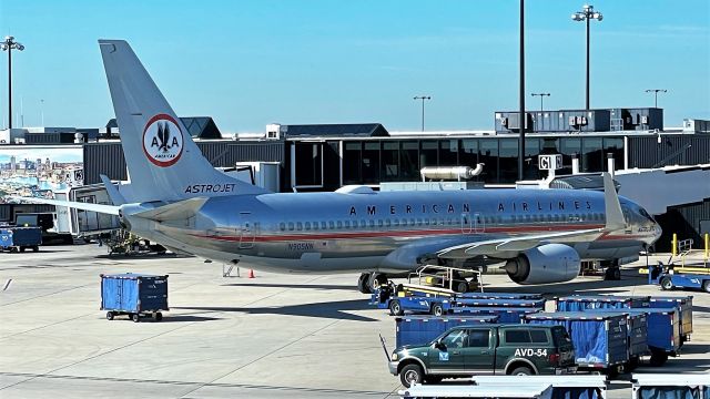 Boeing 737-800 (N905NN) - The AstroJet, loading for a very delayed AA1588 to CLT