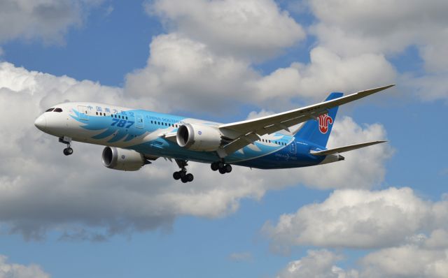 Boeing 787-8 (B-2727)