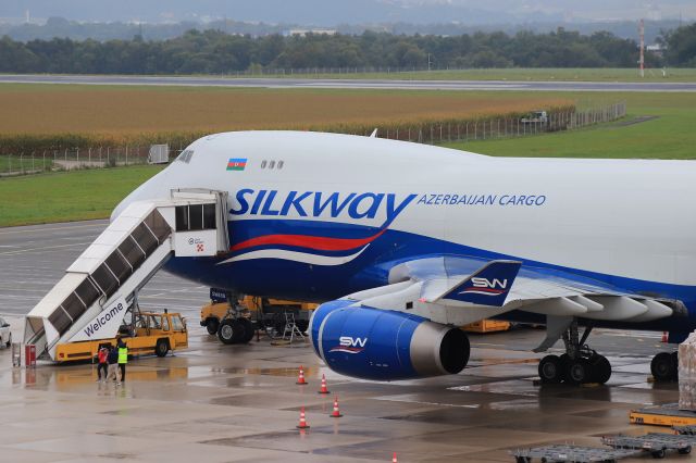 Boeing 747-400 (4KSW888)