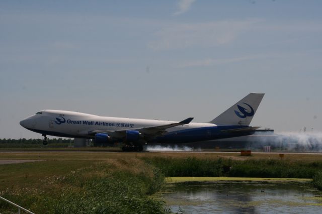 BOEING 747-8 (B-2433)