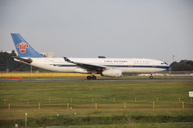 Airbus A330-300 (B-6059) - Departure at NRT Airport Runway 16R on 2011/10/9