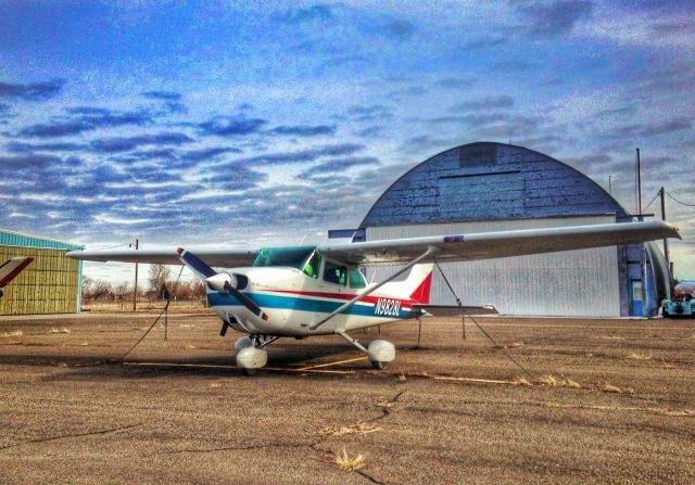 Cessna Skylane (N9828L) - N9828L - 1986 Cessna 172P at KBYI J.R. "Jack" Simplot airport Burley Idaho.