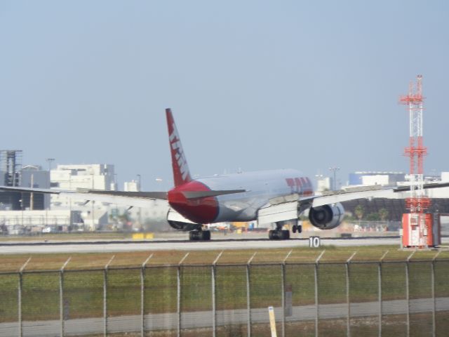 BOEING 777-300ER (PT-MUB)
