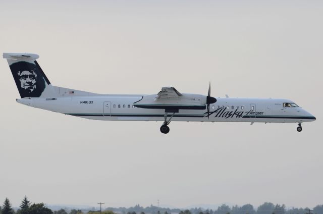 de Havilland Dash 8-400 (N416QX)