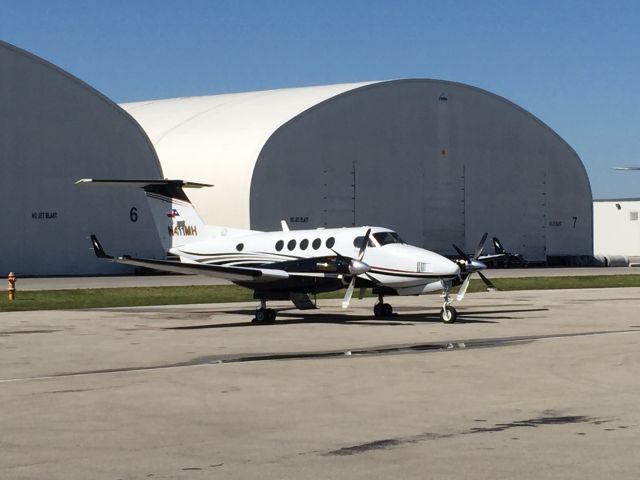 Beechcraft Super King Air 200 (N411MH)