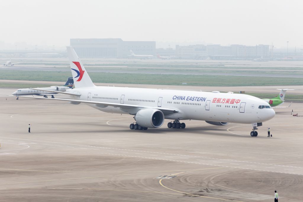 BOEING 777-300ER (B-2001) - The first Boeing 777-300ER  for CES arrived at Shanghai Hongqiao International Airport.