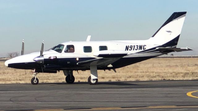 Piper Cheyenne 2 (N913NC)