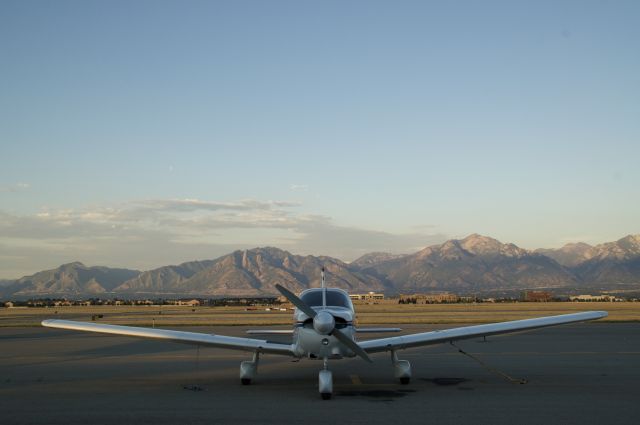 Piper Cherokee (N2819D)