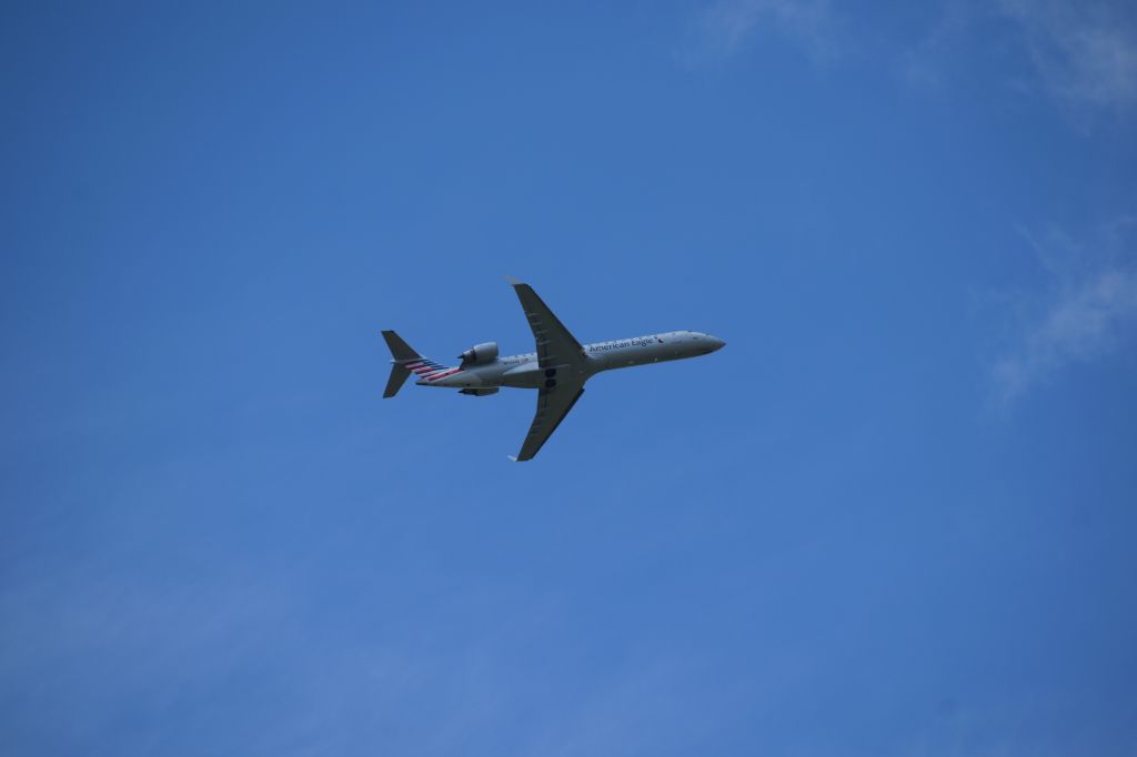 Canadair Regional Jet CRJ-700 (N533AE) - Taking off from Akron-Canton (KCAK)