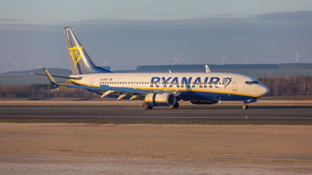 Boeing 737-700 (EI-DWT)