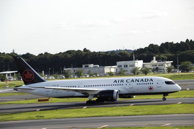 Boeing 787-8 (C-GHPQ) - Taxing at Narita on 2017/07/10