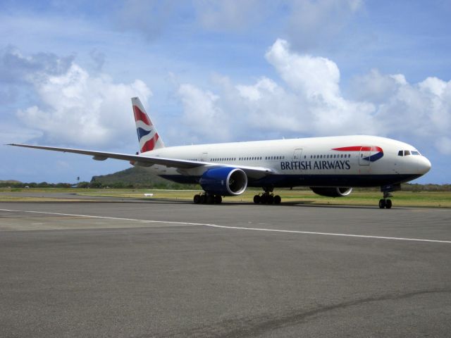 Boeing 777-200 (G-YMMF)