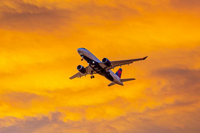 Airbus A220-100 —