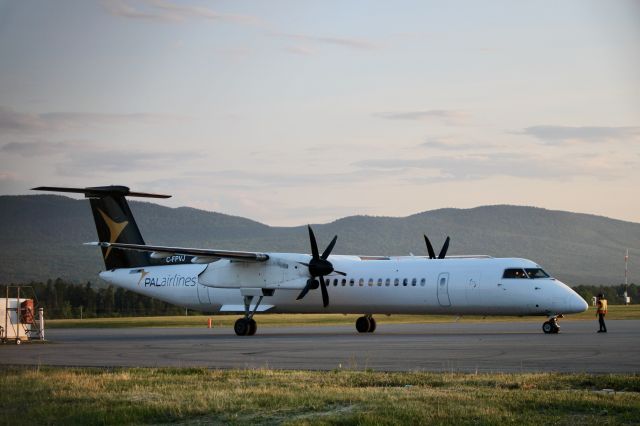 de Havilland Dash 8-400 (C-FPVJ) - PVL1974 arriving from YGR