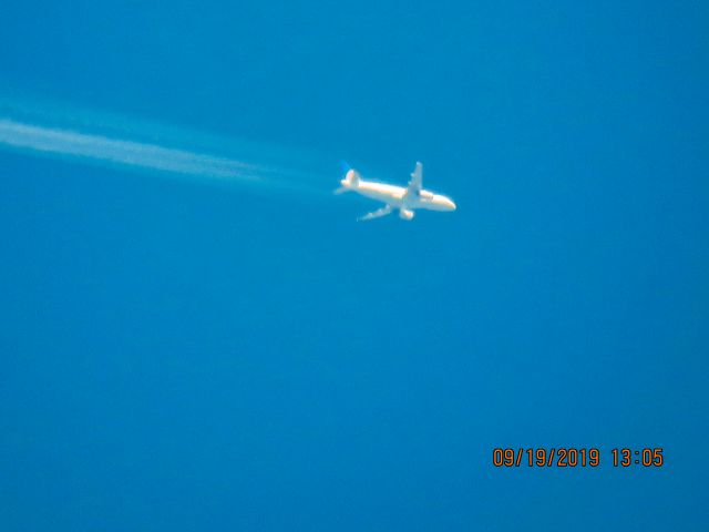 Airbus A320 (N462UA)