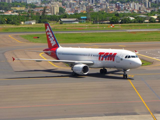 Airbus A320 (PR-MYQ) - Airbus A320-200 (cn 5101) TAM - Fab: 2012 / Ex: D-AUBQ - Porto Alegre - Salgado Filho (POA / SBPA), Brazil