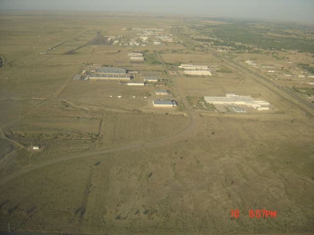 Piper Saratoga (N30082) - Right Base for KPUB Co. 2005