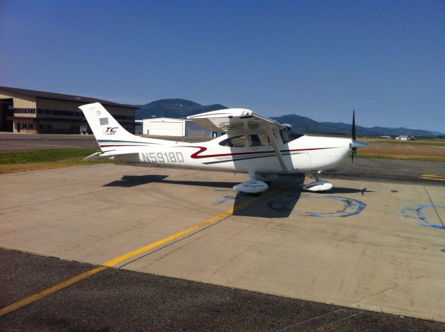 Cessna Skylane (N5918D)