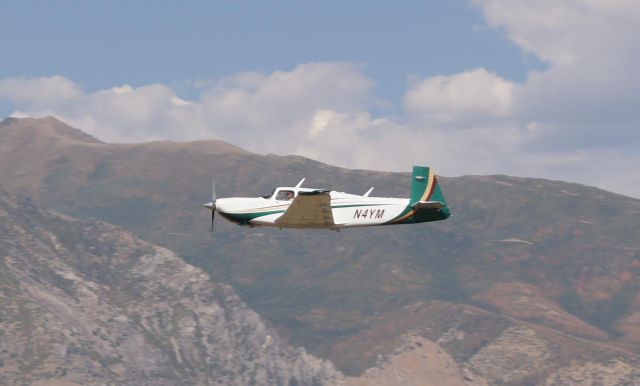 Mooney M-20 Turbo (N4YM)