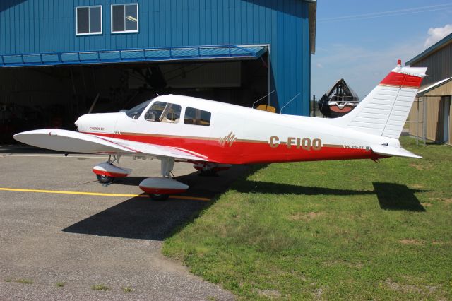 Piper Cherokee (C-FIQO) - C-FIQO Piper Cherokee PA-28-140 RVA Aéroport de Trois-Rivières QC. CYRQ 13-07-2019