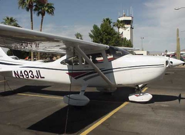 Cessna Skylane (N493JL) - Phoenix Flyers C182