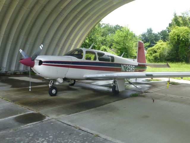 Mooney M-20 (N725RS)