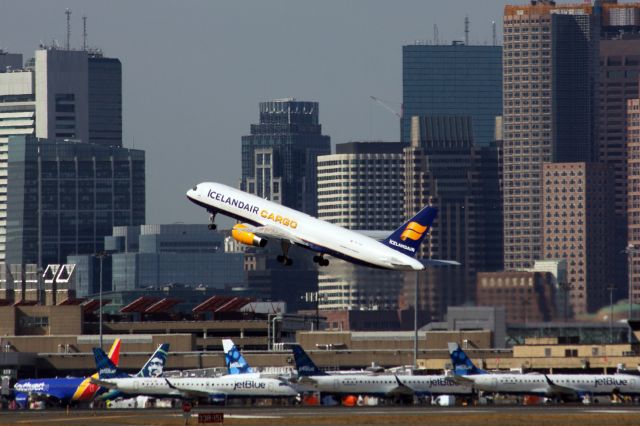 Boeing 757-200 (TF-FIH)